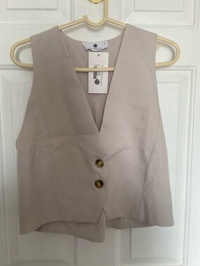 Sleeveless V-Neck Button Front Vest - Beige